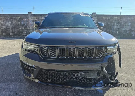 2025 Jeep Grand Cherokee Summit z USA, uszkodzony, nr VIN 1C4RJHEG0S8769093